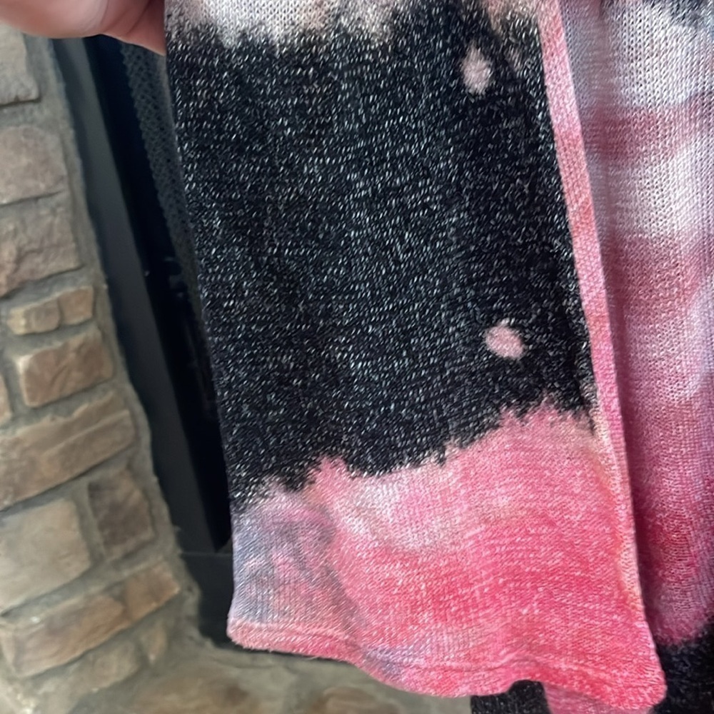 T Partt pink, gray, black and white hi-low cold shoulder sweater. Medium - Picture 10 of 12